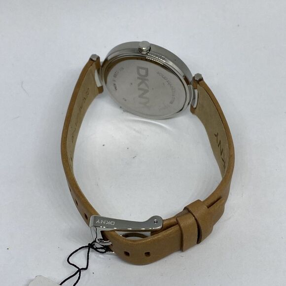 DKNY Stanhope NY-2293 Womens Brown Leather Analog Silver Dial Quartz Watch VK258
